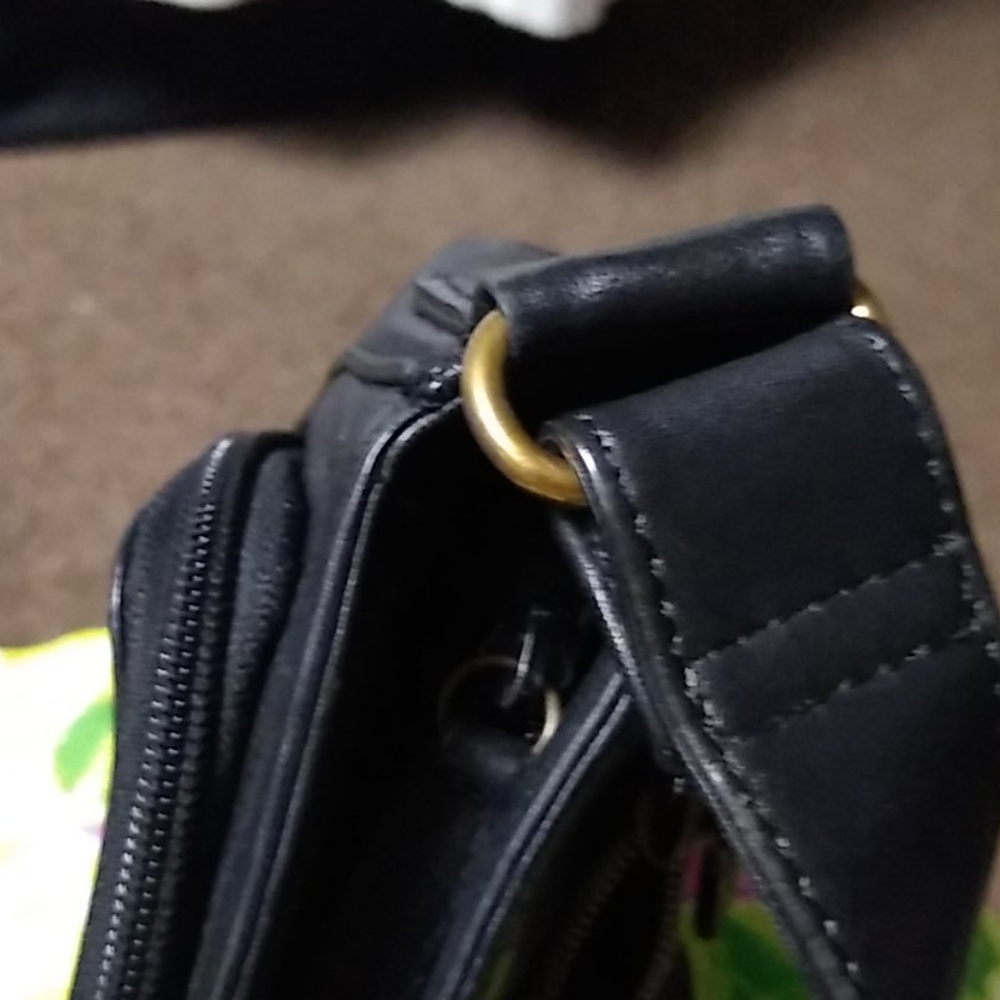 Vintage fossil crossbody bag. - Picture 15 of 17